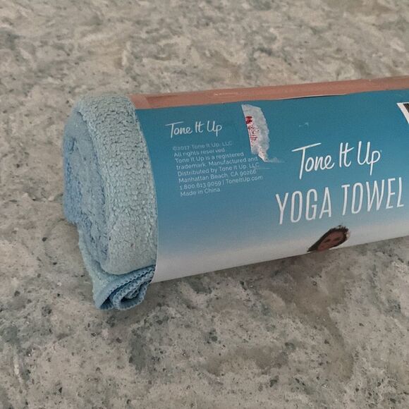 Tone It Up towel  - Picture 4 of 6